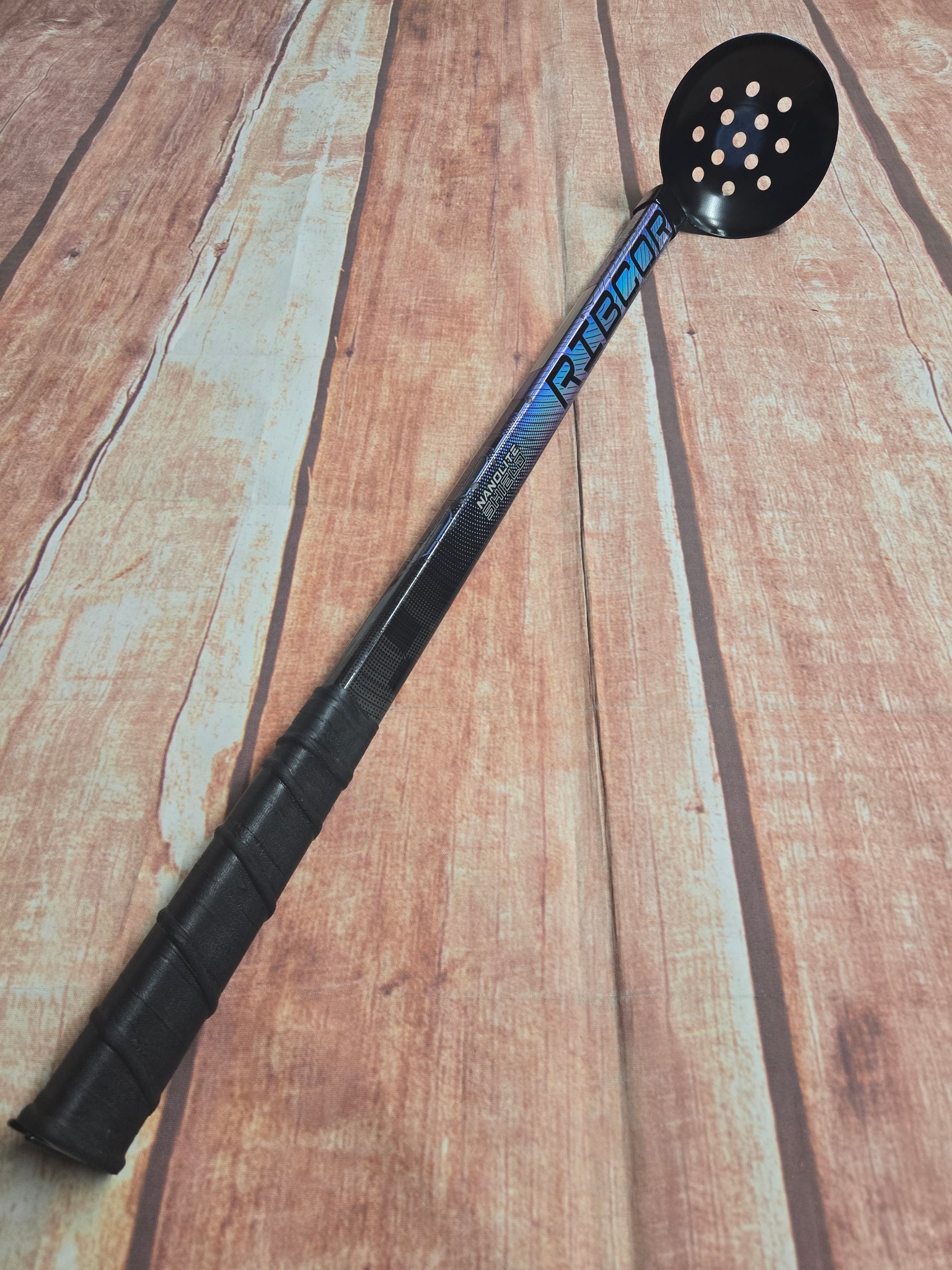 Five-Hole Ice Scoop (long) - CCM Stick